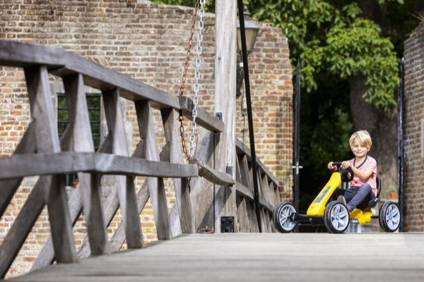 BERG Gokart Reppy Rider gelb mit Kind